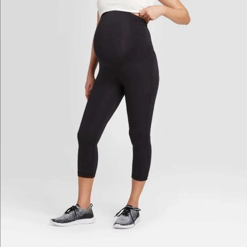 Isabel Maternity Crossover Panel Active Capri Maternity Pants NWT